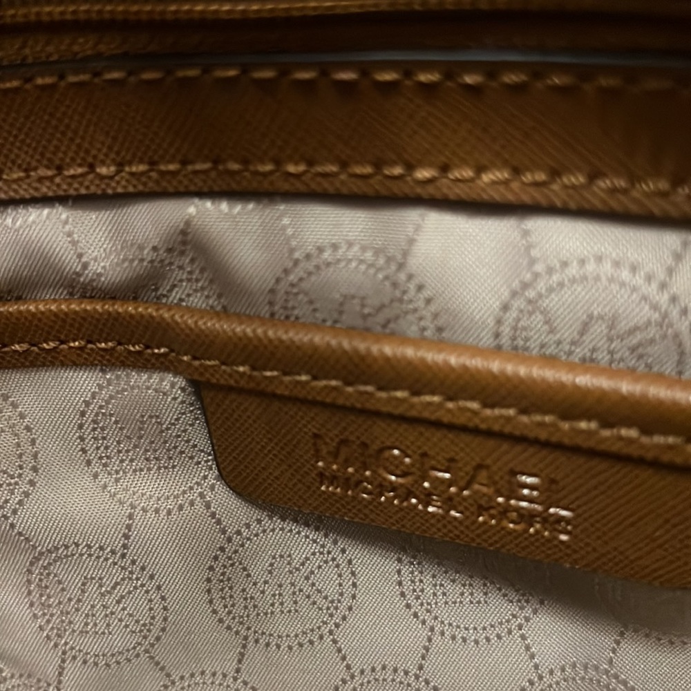 Michael Kors Selma Large Saffiano Leather Satchel - Picture 4 of 16